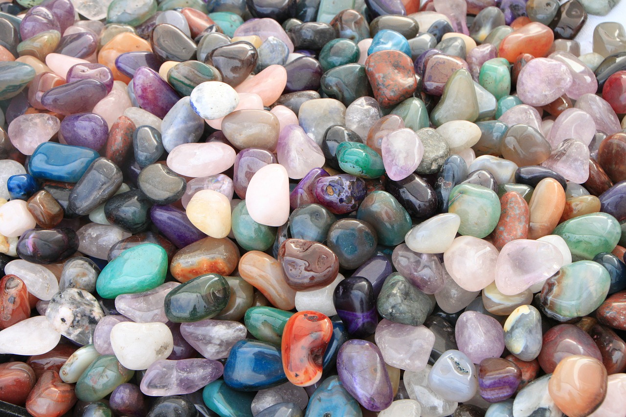 Gitana Perla te dice cuáles son los propiedades de las piedras mágicas según su color