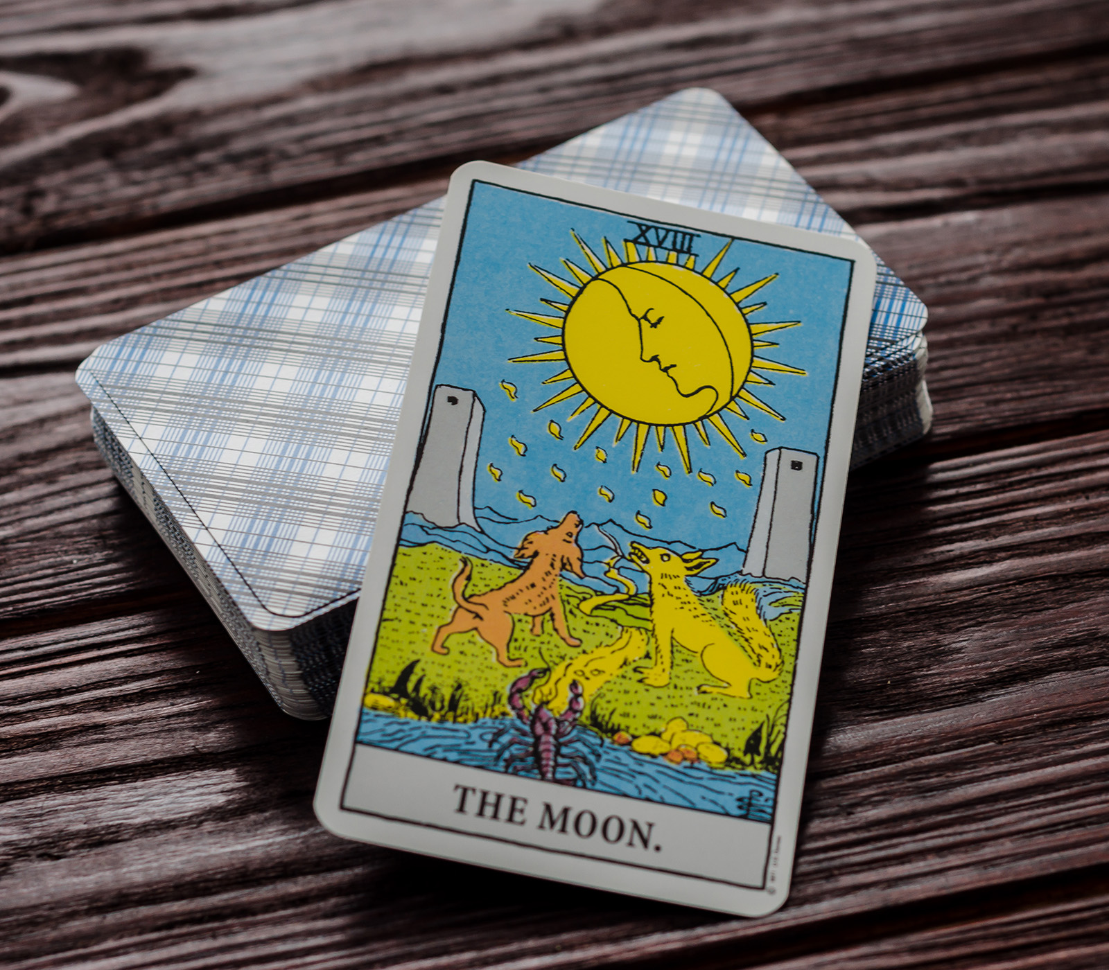 Conoce el significado que la carta de la luna tiene en el tarot