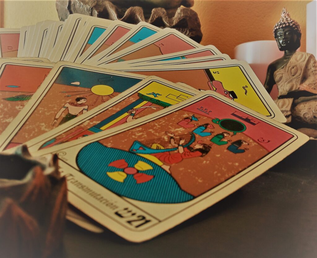 El poderoso significado de la sacerdotisa en el tarot egipcio Gitana