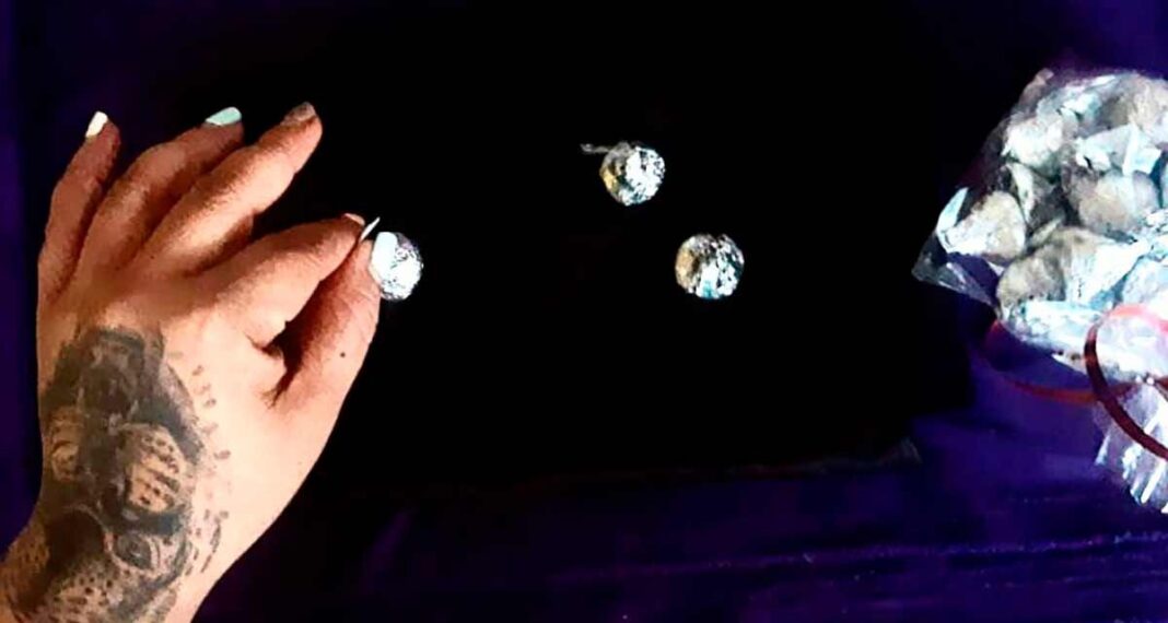 Ritual para avivar la pasión con tu pareja con chocolates Gitana Perla